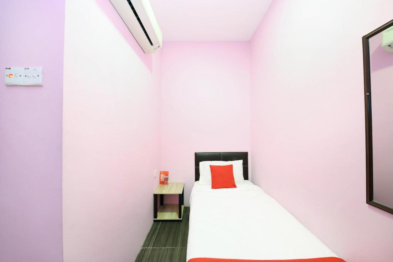 Oyo 1125 Ir Inn Hotel Skudai Exterior foto